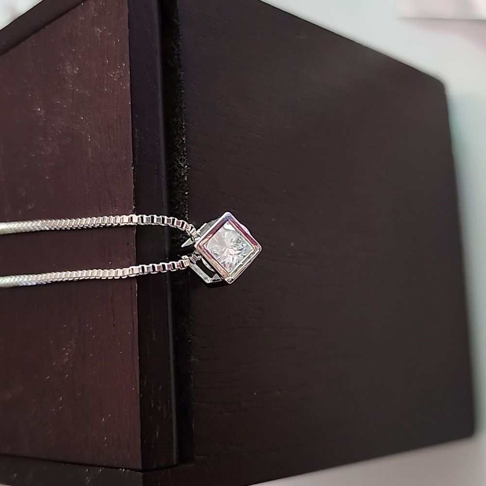 ⚫️Simulated Diamond  Cage Necklace - Picture 6 of 9